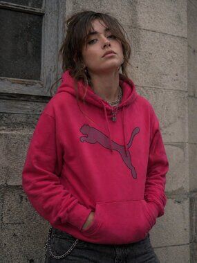 Puma Women's Red Hoodie Pullover Size Medium Kangaroo Pocket Sports Grunge READ